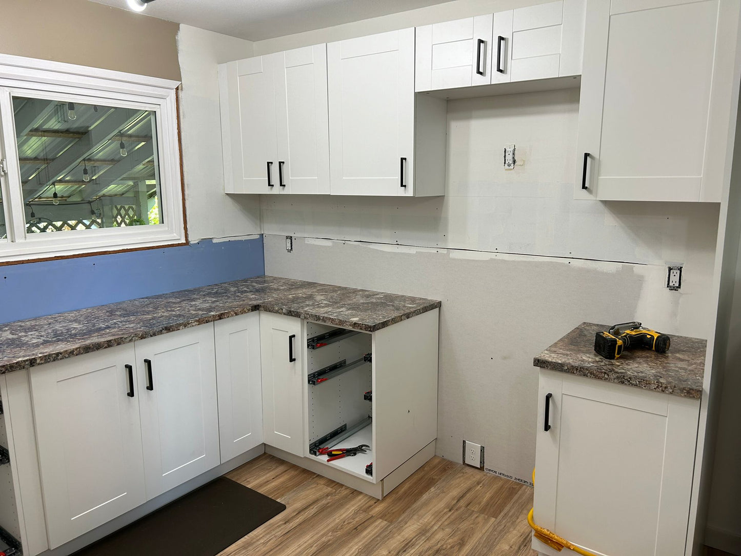 R-Miter Laminate Countertop